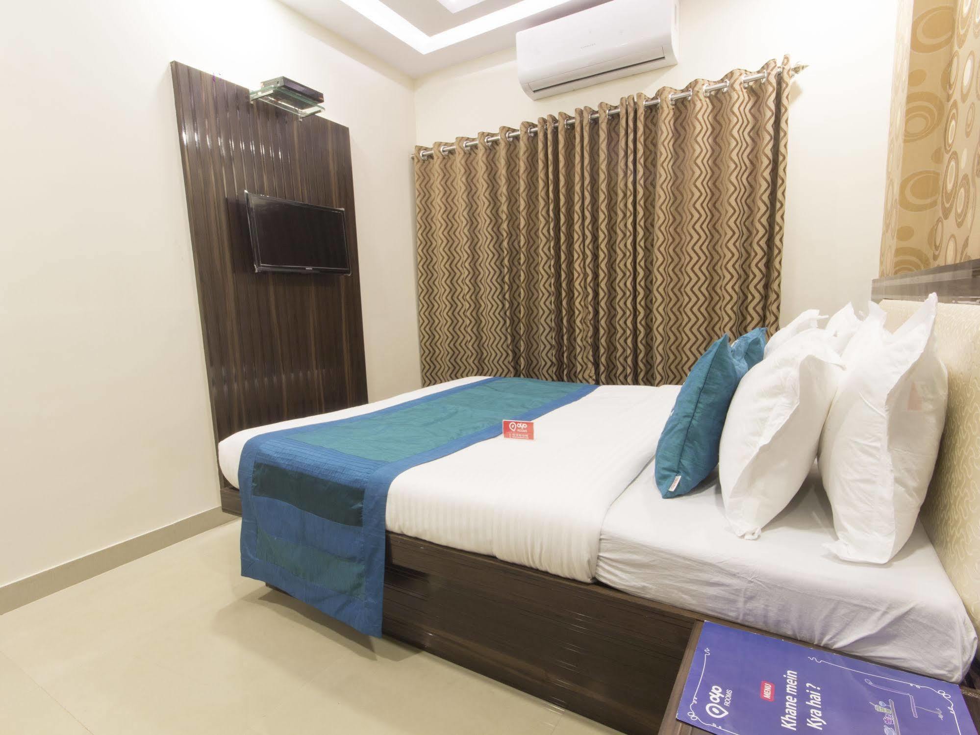 Hotel Accore Inn Mumbai  Buitenkant foto