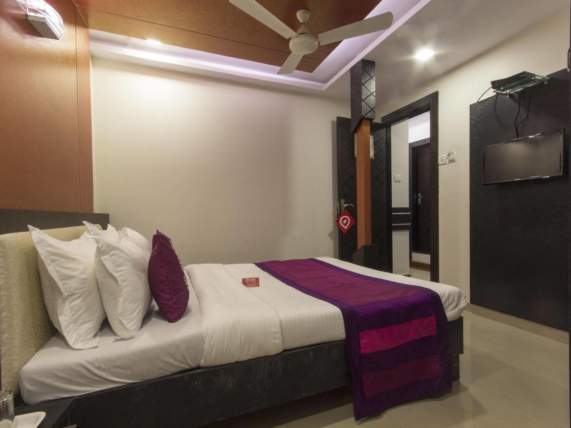 Hotel Accore Inn Mumbai  Buitenkant foto