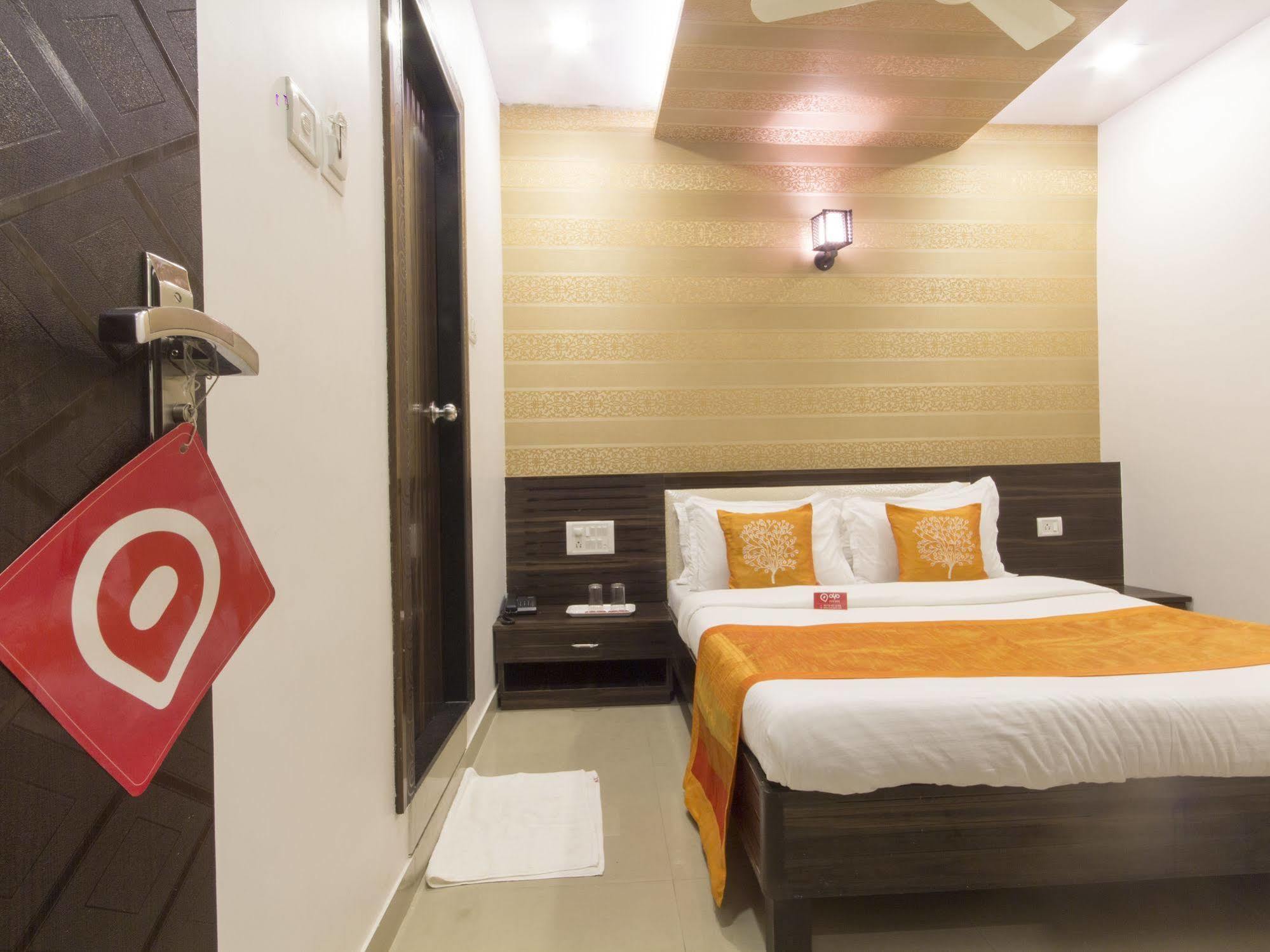 Hotel Accore Inn Mumbai  Buitenkant foto